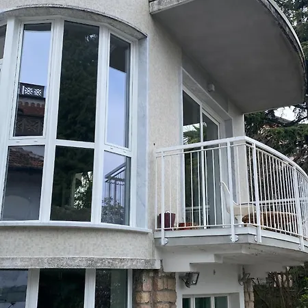 Villa Lakefront Private